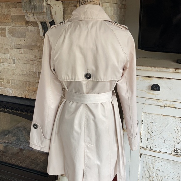 green with envy light tan/creamy beige trench coat with belt Size M - Picture 8 of 12